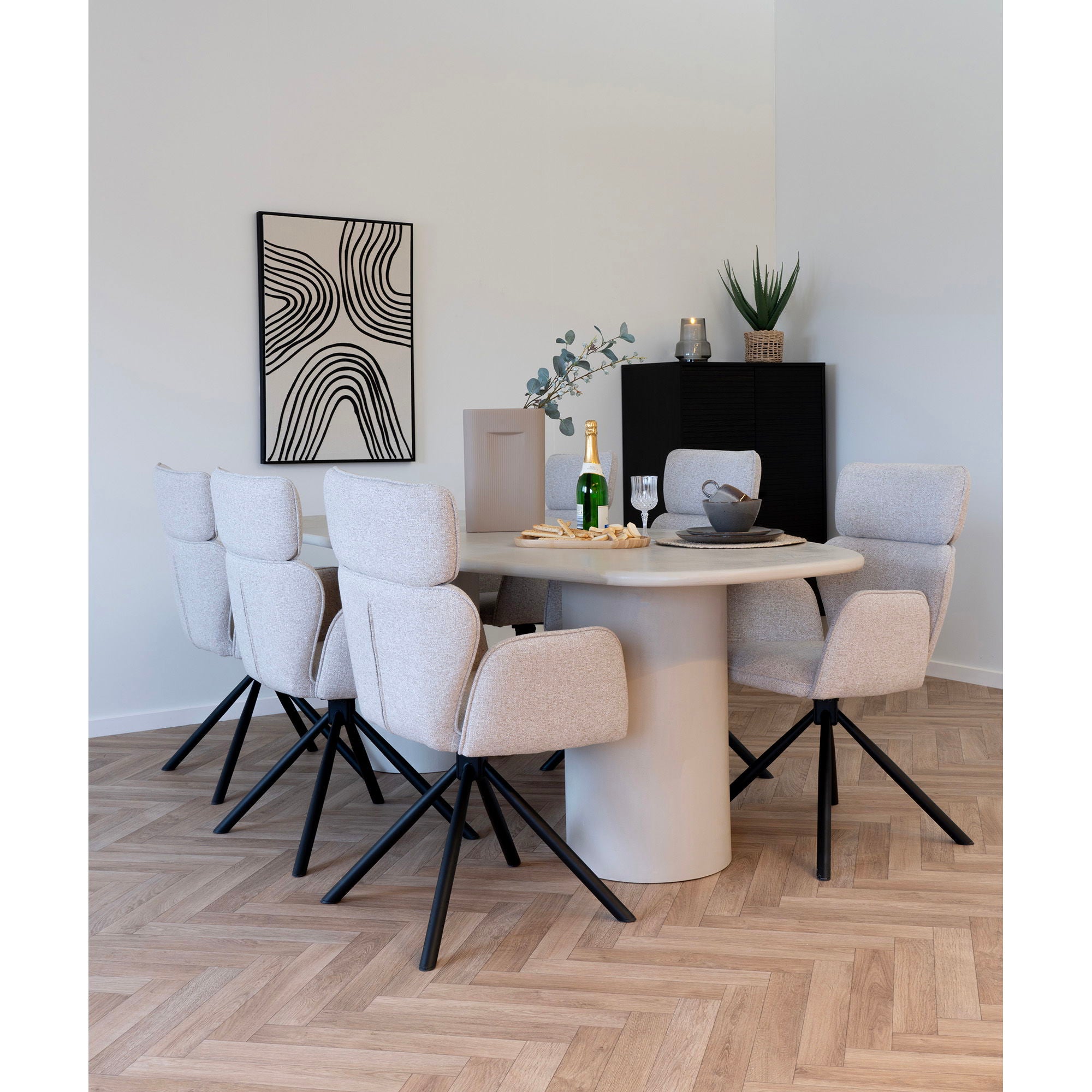Cordoba Esszimmerstuhl 2er Set – Drehbarer Stuhl mit Armlehnen, Stoff in Sand, schwarze Beine, 61×61×95 cm