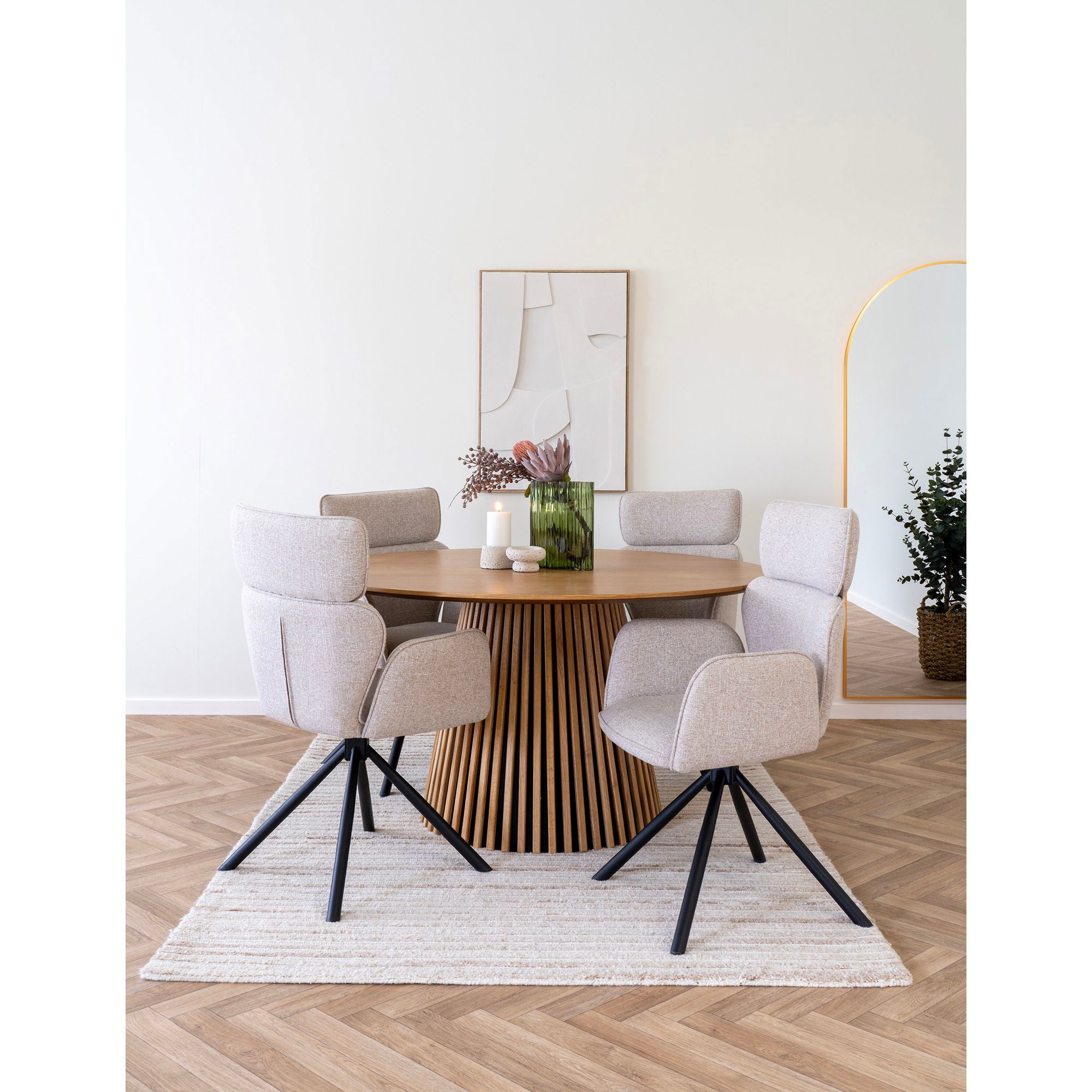 Cordoba Esszimmerstuhl 2er Set – Drehbarer Stuhl mit Armlehnen, Stoff in Sand, schwarze Beine, 61×61×95 cm