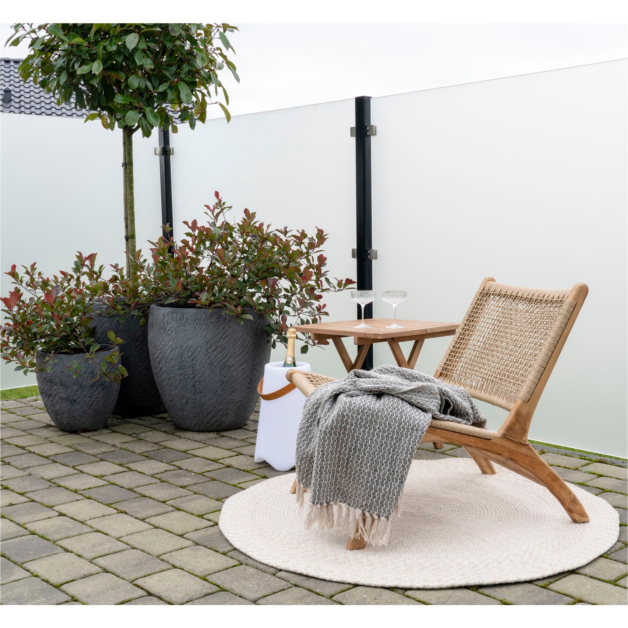Derby – Loungesessel aus Teak und Rattan, natur, 80x60x73 cm