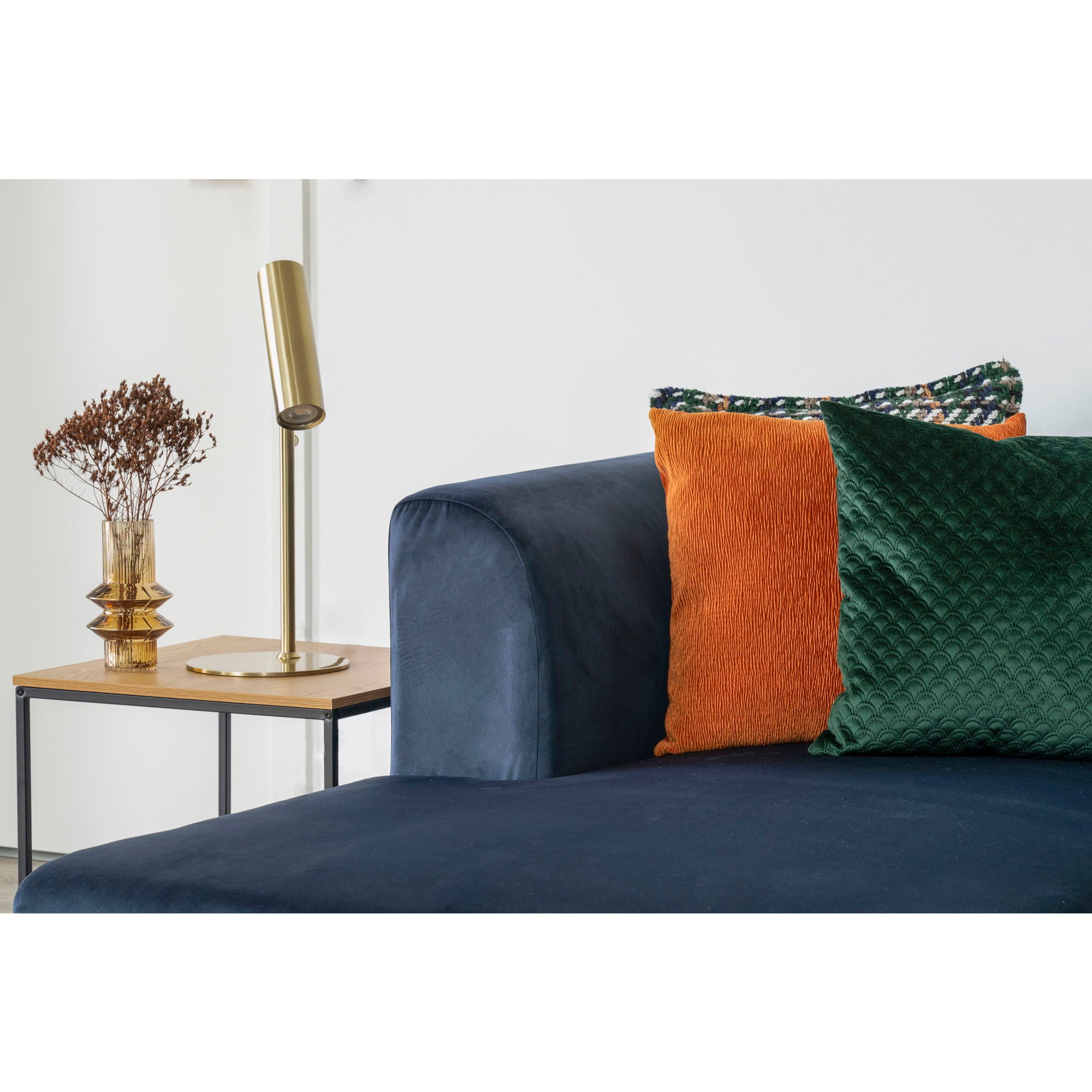 Vita – Beistelltisch in Eichenoptik mit schwarzem Gestell 45×45×45 cm
