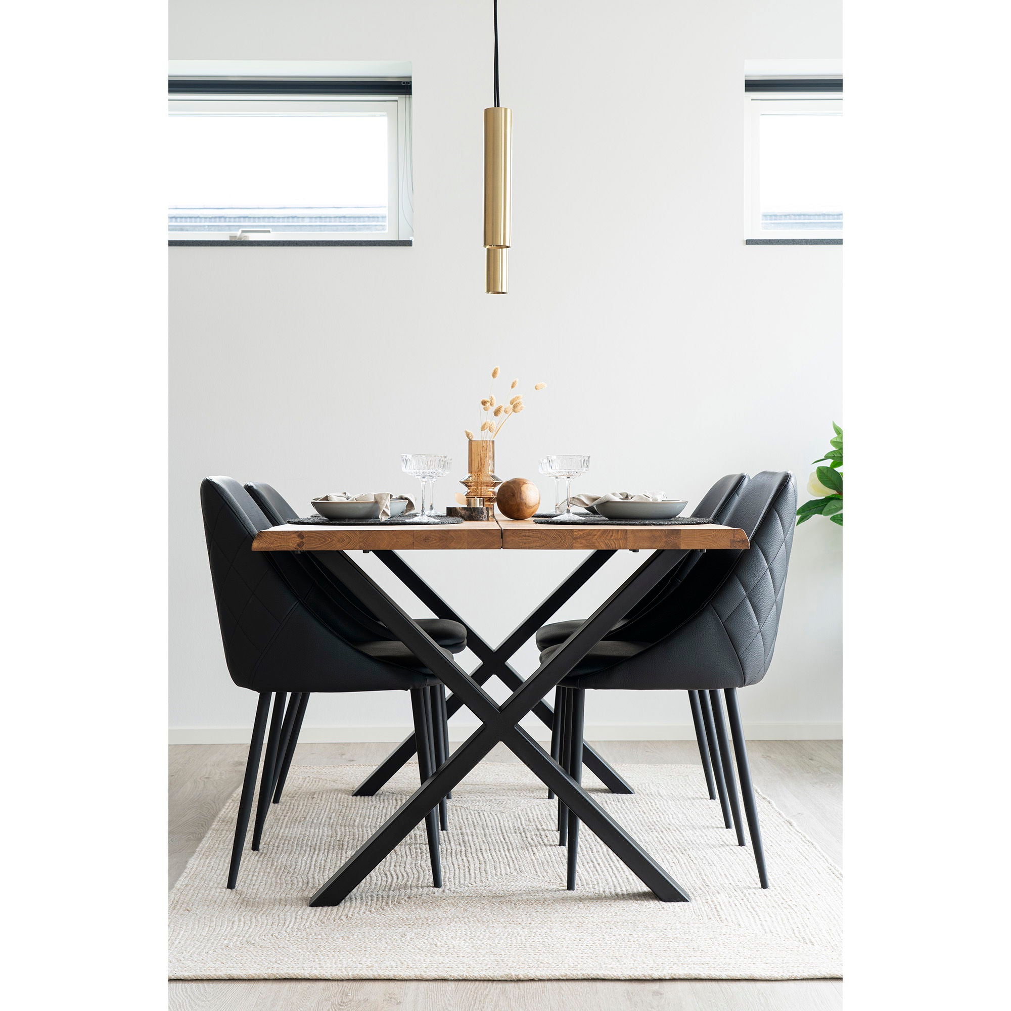 Toulon Dining Table – Esstisch mit Baumkante, 140×95×75 cm
