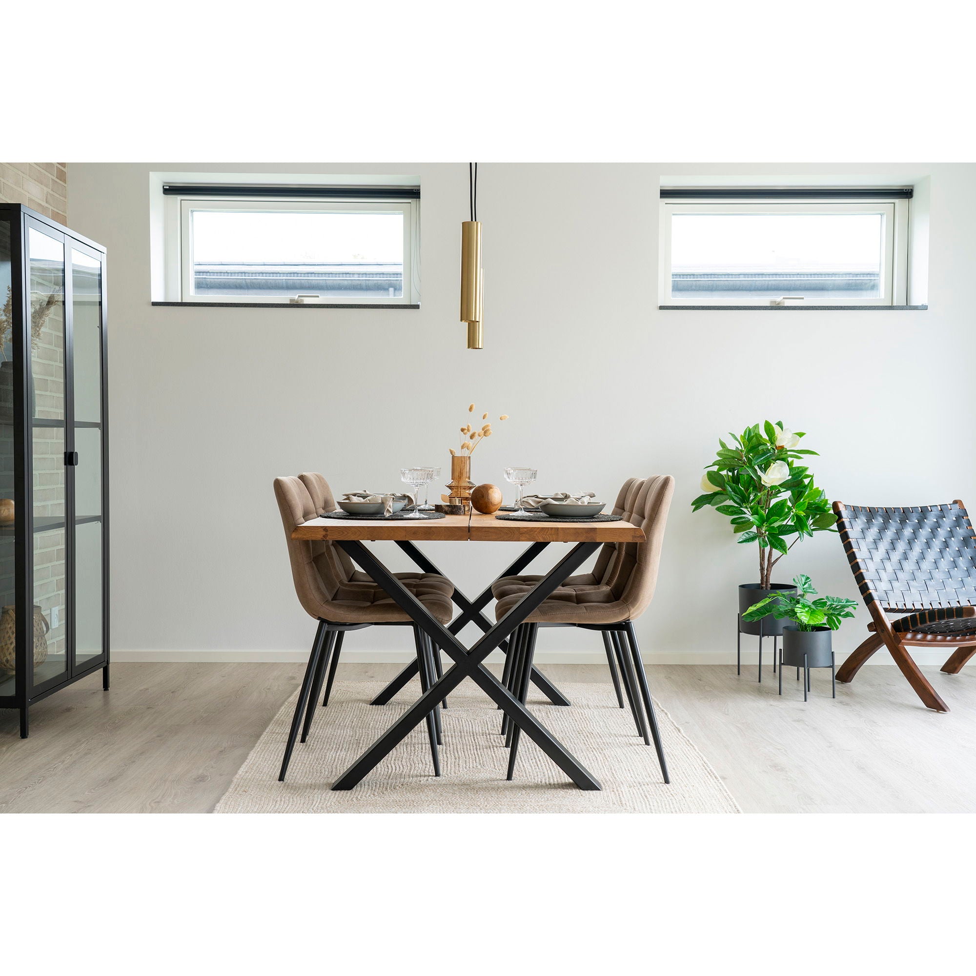 Toulon Dining Table – Esstisch mit Baumkante, 140×95×75 cm