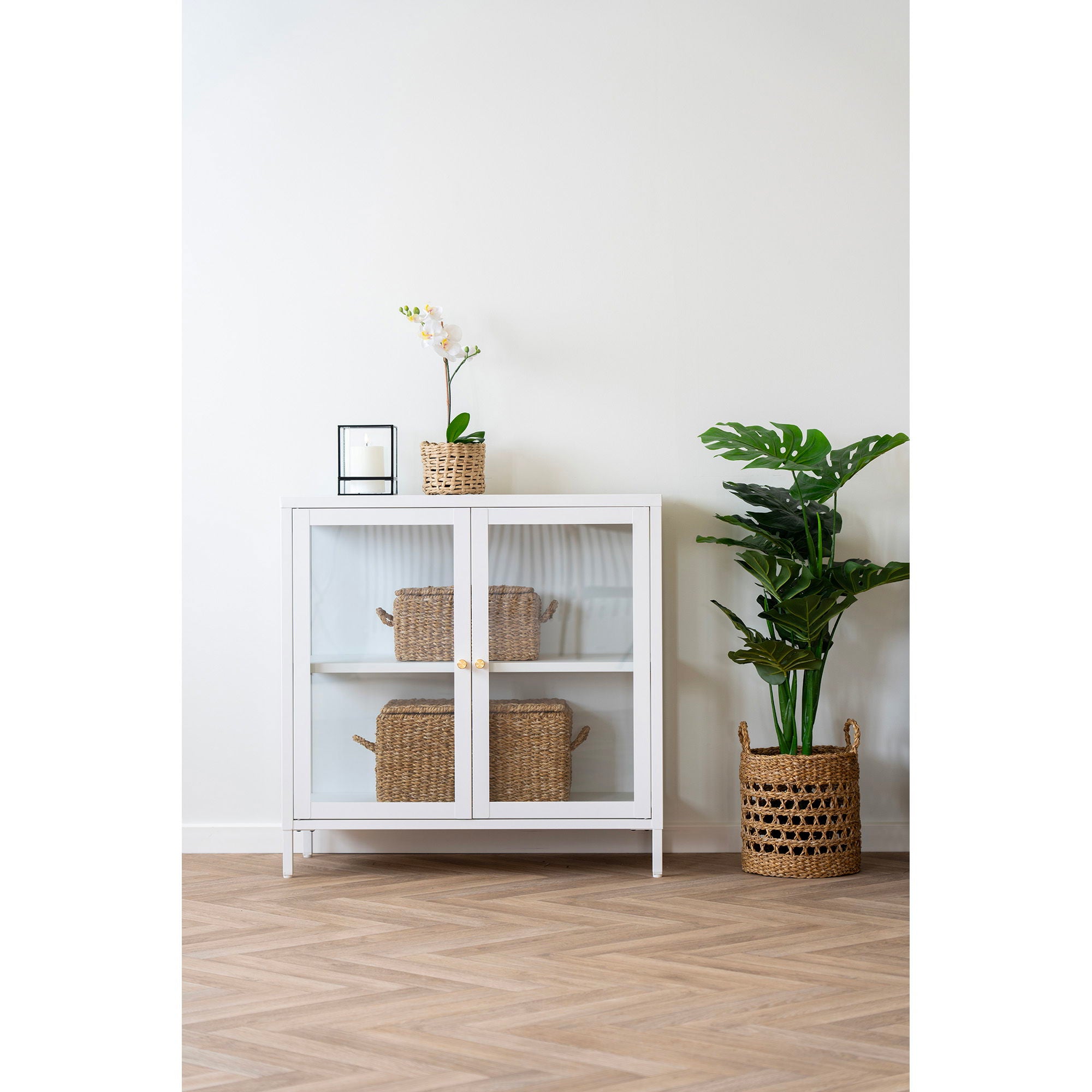 Dalby Cabinet – Kommode mit Glastüren, Stahl & Glas, 80 × 35 × 80 cm